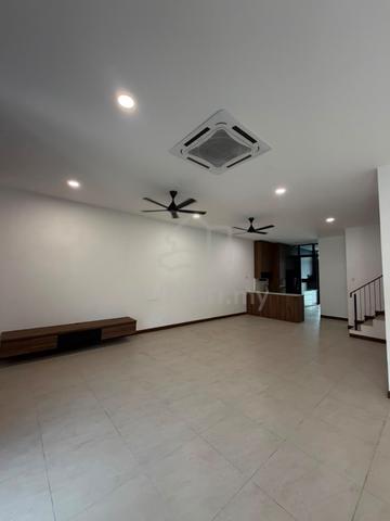 Aurora Sentral Iskandar puteri 2 storey Superlink house for Rent 1