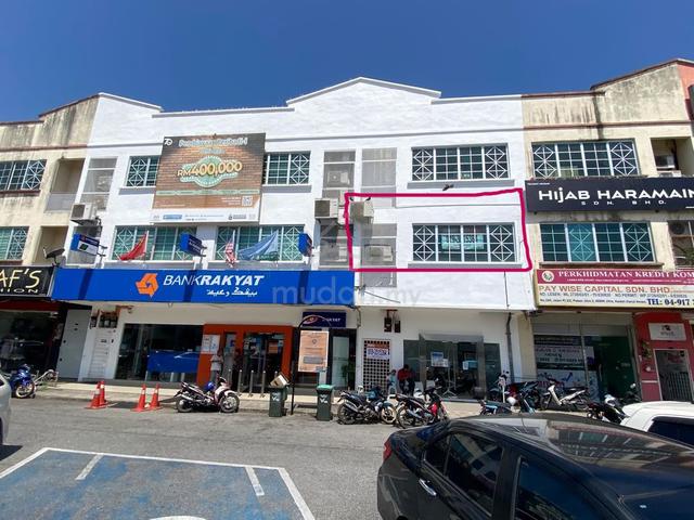 Tingkat 1 Rumah Kedai Pekan Jitra 2 untuk disewa 1