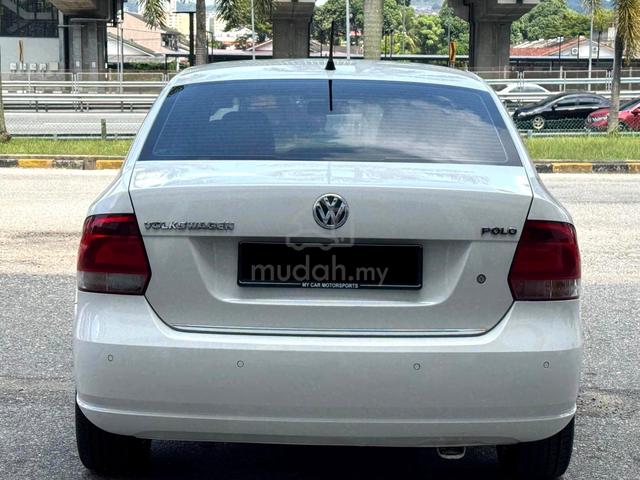 2016 Volkswagen POLO 1.6 FL (A) SEDAN LEATHER CKD - 4
