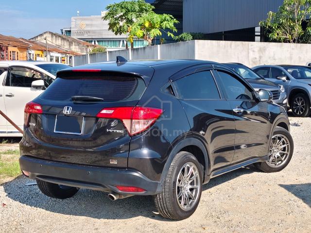 2017 Honda HR-V 1.8 V Spec 5-Years Warranty - 2