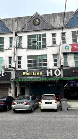 3 Storey Shoplot Parit Raja Taman University For Sale 1