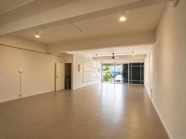 taman molek ground floor shoplot facing main road high traffic 1