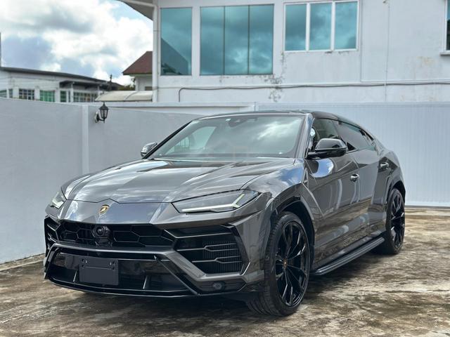 2021 Lamborghini Urus with Akrapovic Exhaust - 1