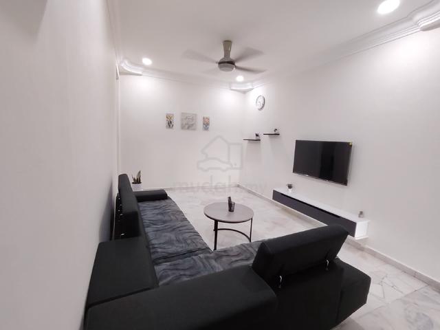 Convenient location and comfortable environment 1