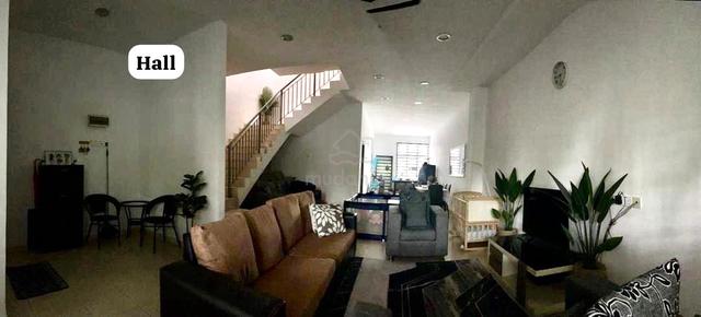 Spacious Double Storey Home in Taman Pandan Damai – For Sale! 1