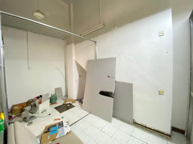 Tampoi Indah Ground Floor Single Storey Shoplot 516sqf 4