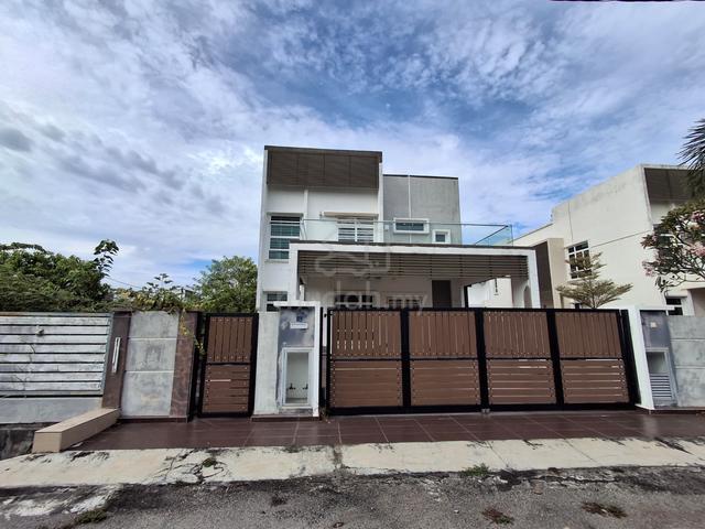 Freehold Corner 2 Storey Bungalow in Paya Rumput Perdana 1