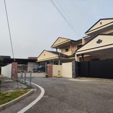 Semi-Detached House for Sale @ Jalan Kepayang, Kuching 1