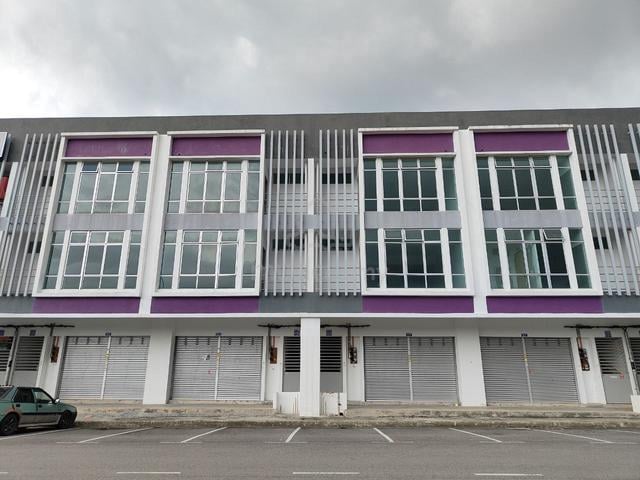 Senai Scientex Utama 3 Storey ShopLot For Sales 1