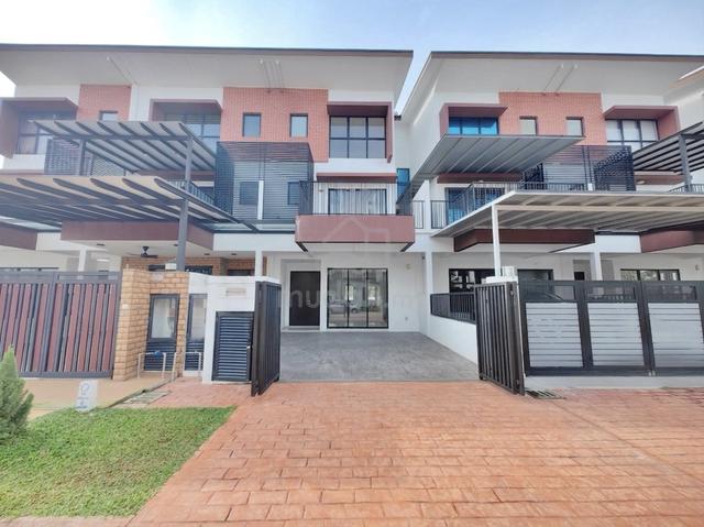 BRAND NEW 3 Storey Terrace House Myra Meranti Puchong 5R 5B BELOW SPA 1
