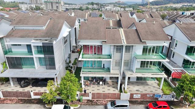 3 Storey Semi Detached 1080 Residence Taman Puncak Saujana, Kajang 1