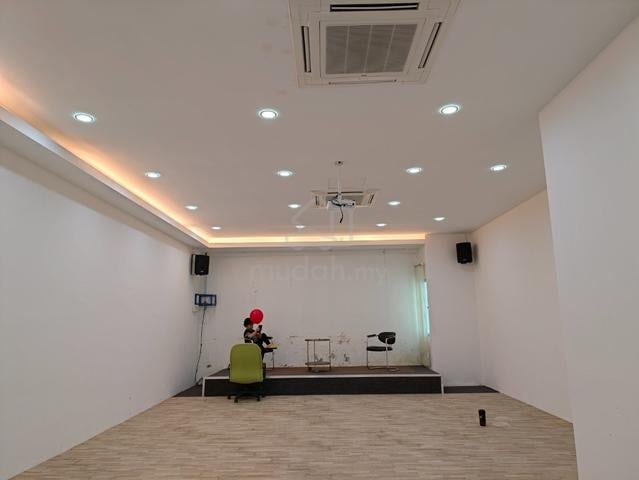 Ruang Pejabat untuk Disewa 1