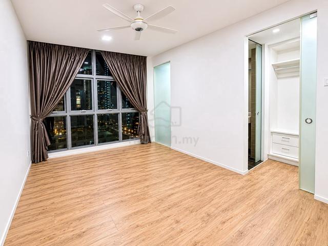 LakeFront Residence 1