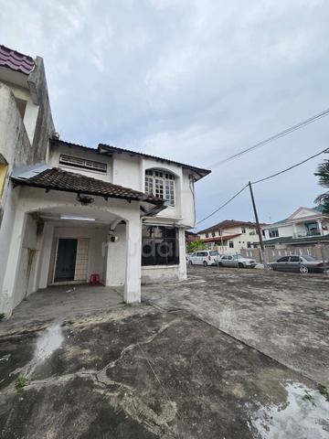 Corner 44x70 Taman Ungku Tun Aminah Double Storey Jalan Hang Tuah 1