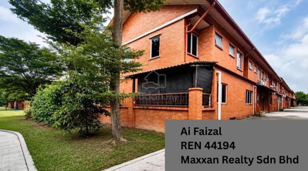 24 x 70 Endlot Double Storey  House Alam Budiman Seksyen U10 Shah Alam 1