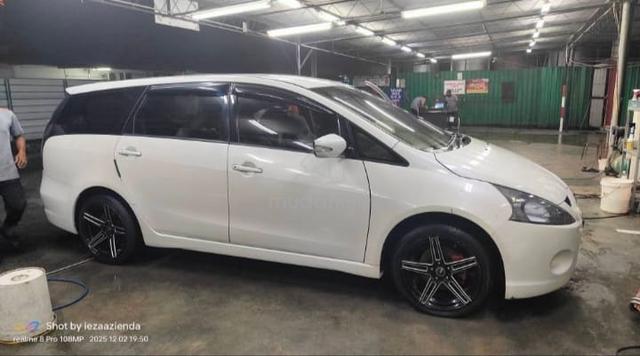 2004 Mitsubishi GRANDIS 2.4 (A) - 1