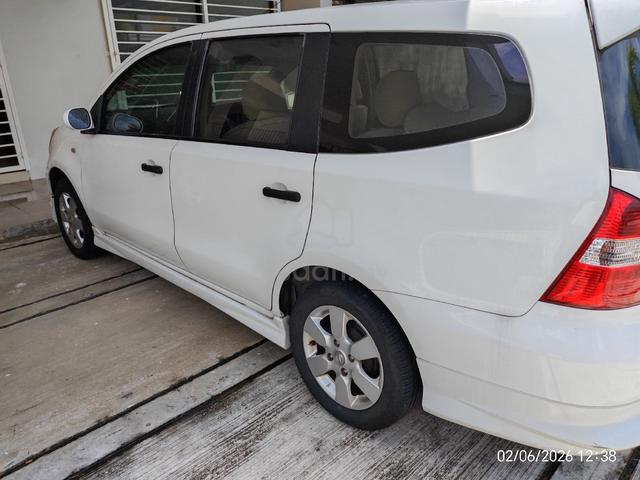 2010 Nissan GRAND LIVINA 1.6 IMPUL (A) - 3