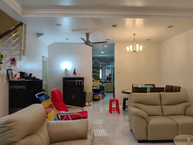 2 sty renovated house bandar puteri klang 1