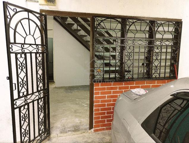 Double Storey Low Cost Section 17 Shah Alam Selangor 1