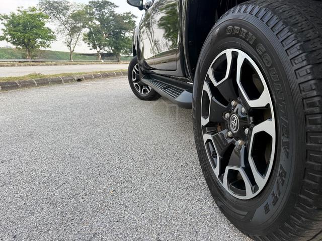 2023 Toyota HILUX 2.4 V FACELIFT (A) FULL SERVICE - 3