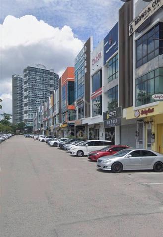 Molek @ Taman Ponderosa Facing Main Road 3 Storey Shop Lot For Sell 1