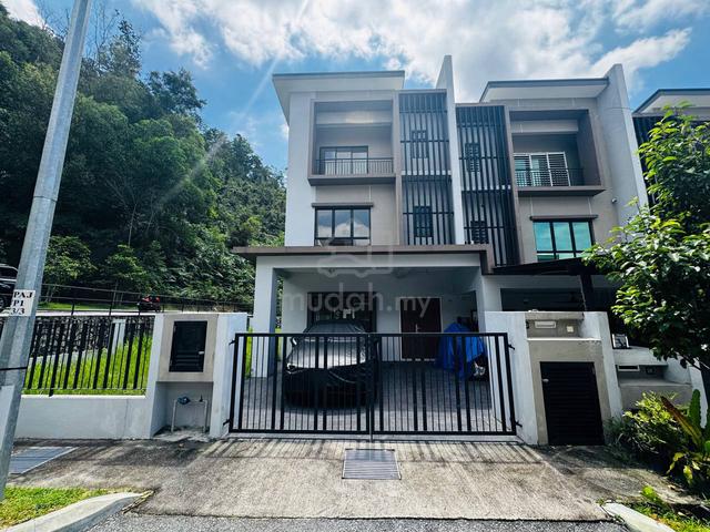 Brand New Corner Unit 3 Storey Terrace Nassim Heights Ampang Selangor 1