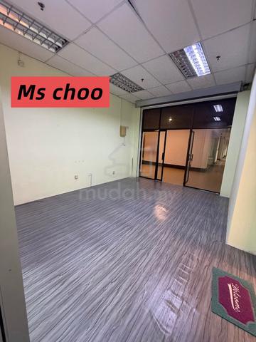 D Piazza Shop Office 1100 sqft with 3 office rooms 1