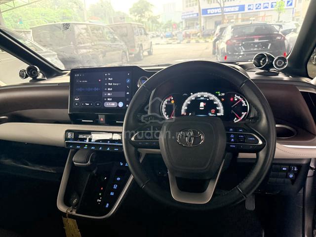 2022 Toyota NOAH 2.0 Z (A) HUD Dim 360 Auto parkin - 5