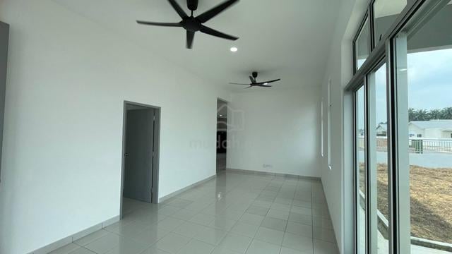 R2600/Bandar Putra Kulai/Piccolo 2/Single Storey Corner/4Bed/6738Eve 1