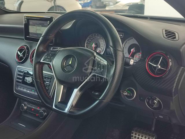2013 / 14 Mercedes Benz A250 2.0 AMG LINE (A) - 3
