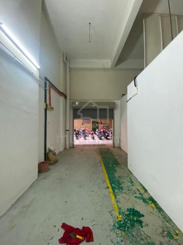 Half Shop Lot For Rent Ukay perdana 1
