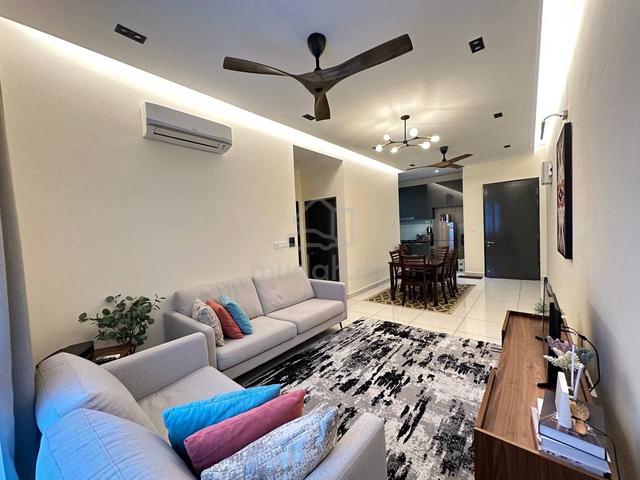 Aura Residence 1