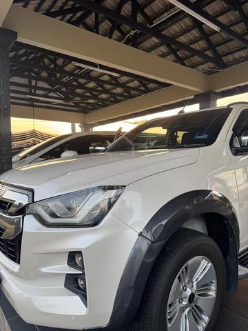 2022 Isuzu D-MAX PREMIUM 1.9L (A) - 1