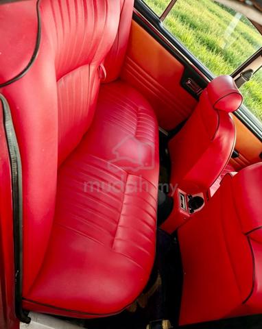 Daimler LIMOUSINE 55 yr vintage 2.5L new engine - 4