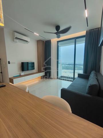 The M @ Medini Macrolink 1