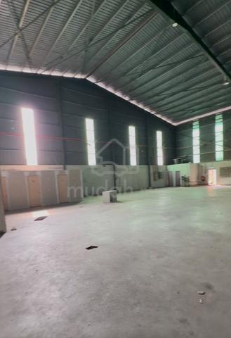 CCC Warehouse in Bukit Beruntung For Rent 1