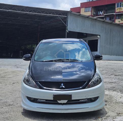 2010 Mitsubishi GRANDIS 2.4 MIVEC (A) MURAH !! - 3