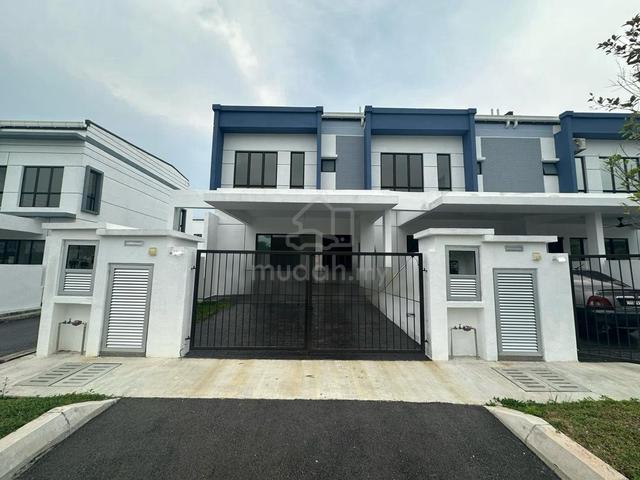 [Endlot] Double Storey Terrace @ Queenbury  Mahkota Hills Lenggeng. 1