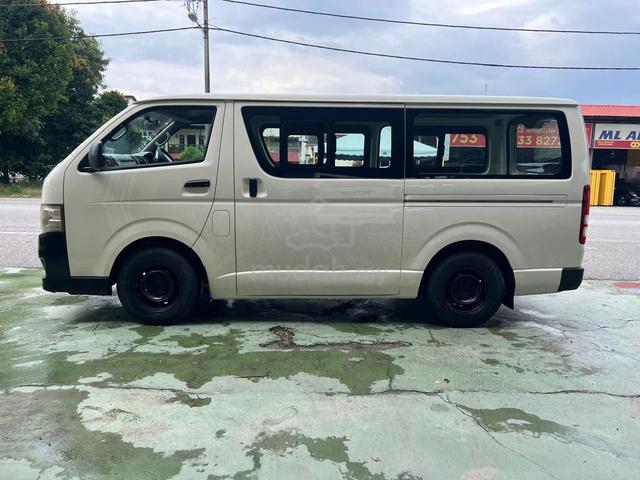 2011 Toyota HIACE 2.5 Diesel (M) window van - 3