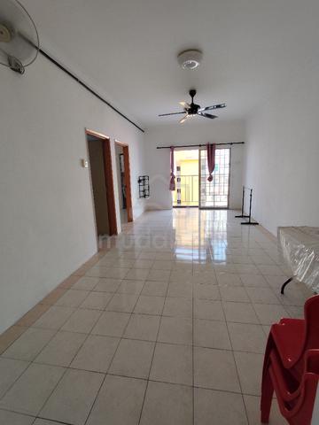 Rooms for rent - near LRT3 1
