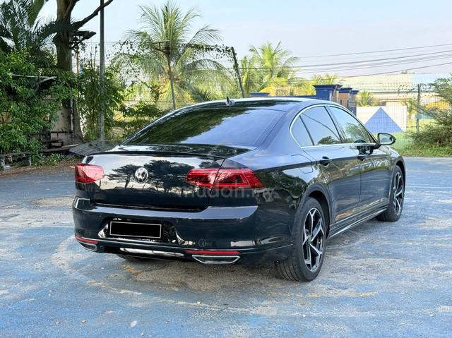 2022 Volkswagen PASSAT 2.0 R-LINE (A) - 4