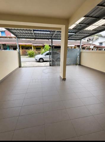 Rumah 1 Tingkat 5 Bilik 3 Bilik Air Untuk di Jual di Pekan Kulai,Johor 1