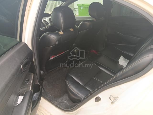 2011 Honda CIVIC 1.8 S-L iVTEC FACELIFT (A) - 4