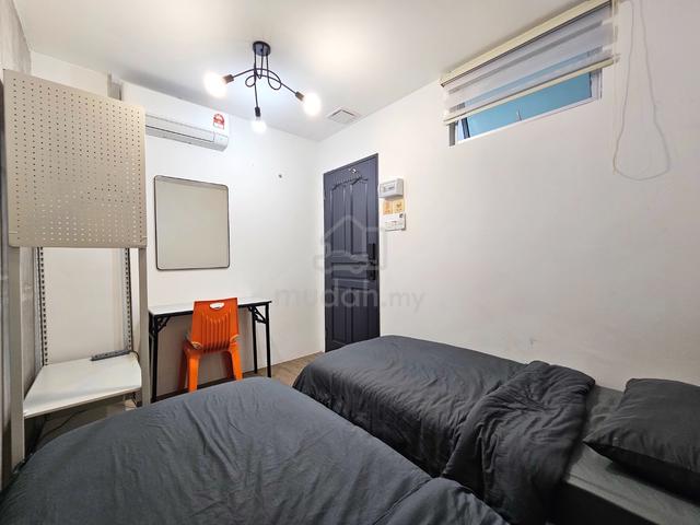 Room 422 shared bathroom near ICOM Square & Hock Lee Centre Kuching 1