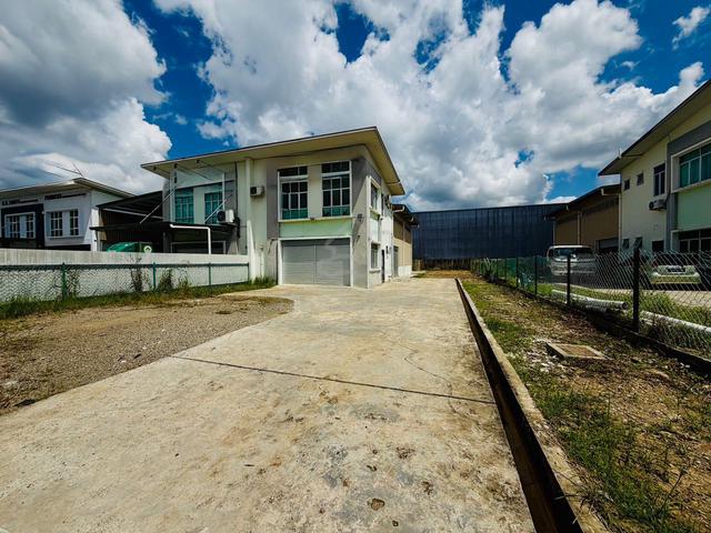 For rent: RH Park 9th Mile double storey semi-D warehouse 1