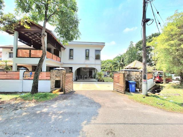 Beautiful House double Storey Semi D Corner Seksyen 9 Shah Alam 1