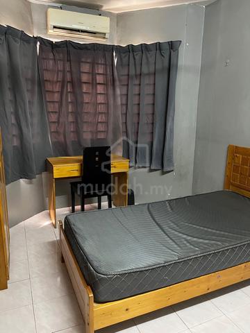 Full Furnised Master Bedroom Pangsapuri Damai Subang Bestari 1