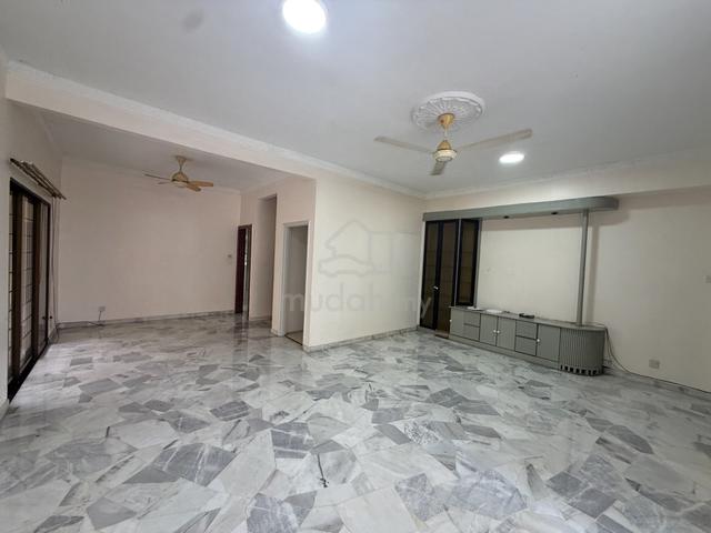 Endlot with land 2 Sty House @ OUG, Happy Garden, Freehold, Flat Level 1