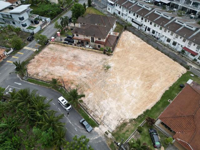 FREEHOLD Near KTM Bungalow Lot Taman Bangi Villa 1