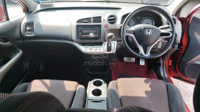 2013 Honda STREAM 1.8 I-VTEC RSZ FACELIFT (A) - 3